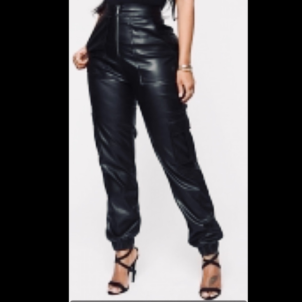 Brand New Trendy Faux Leather Pants JrsL - Picture 1 of 1